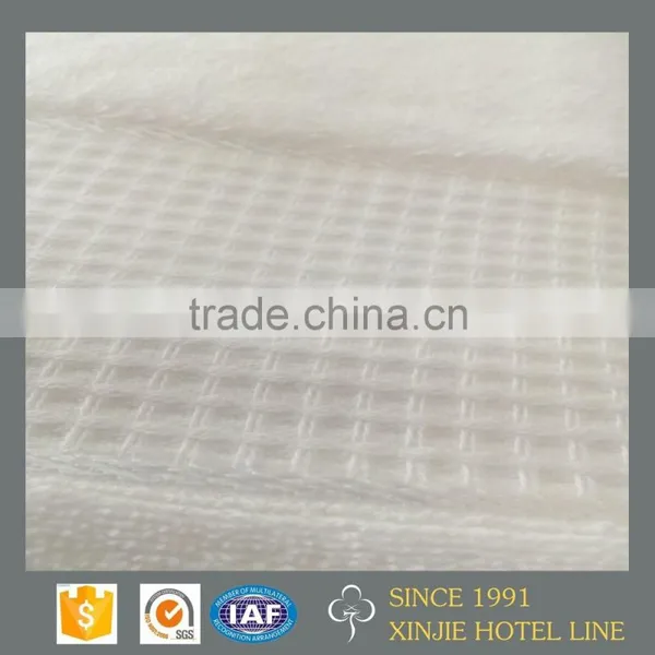 80*160 cm White Hotel Bath Towel With Custom Logo Embroidery photo-3
