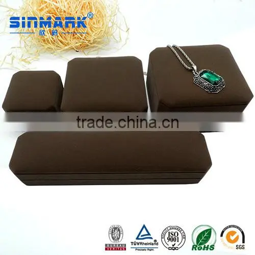 Luxury Velvet Jewelry Box for Ring, Custom Logo Printed Jewelry Gift Boxes Wholesale photo-3