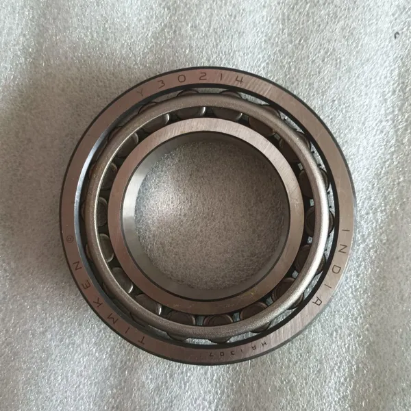 VOLVO VOE 7011071 Roller Bearing in Stock photo-3