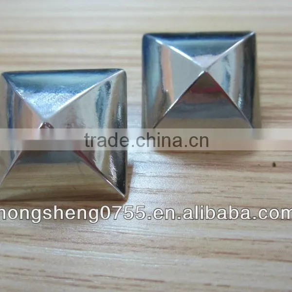 Pyramid Shape Nail Head for Bags