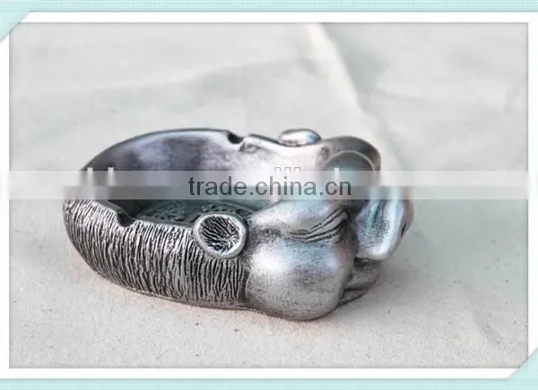 Resin Vintage Style Pig Design Ashtray With Pig Shape photo-4