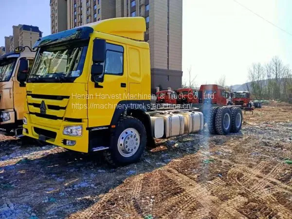 Синотрук Хауо 6x4 грузовой шасси-трактор мощностью 371 л.с. с шинами 12R24 для Сомали-Ланда