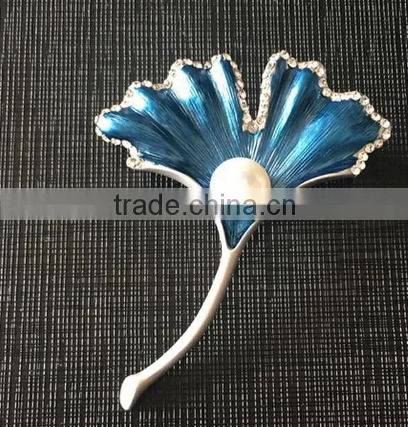 Slap-up Ginkgo Leaf Natural Pearl Brooch photo-3