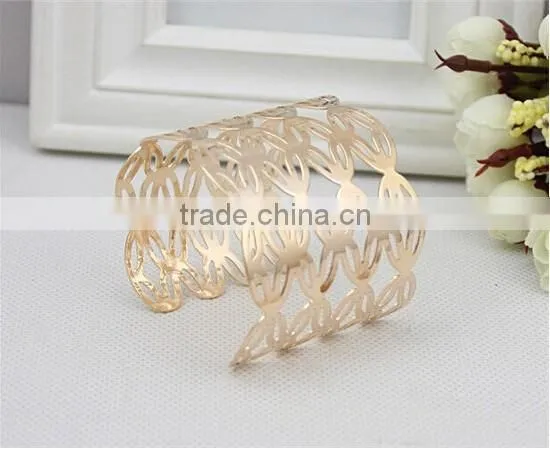 Wholesale Ellipse Superposition Jewelry Hollow Design Wide Bangle for Promotion photo-2