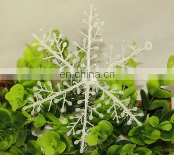 White Snowflake Christmas Ornaments White Glittered Snowflake Decorations - Assorted Sizes Iridescent White Christmas Snowflake photo-2