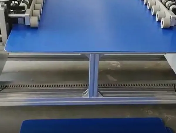Large Bulk Storage HDPE Solid Walled Rigid Closed Non Vented Hygiene Stackable Plastic Pallet Box sealing welding machine