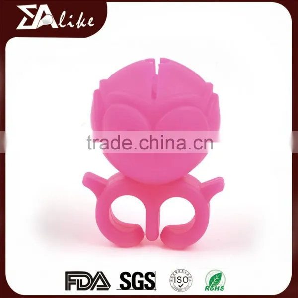 Best Quality Wholesale Rubber Silicone Wearable Nailpolish Bottle Holder
