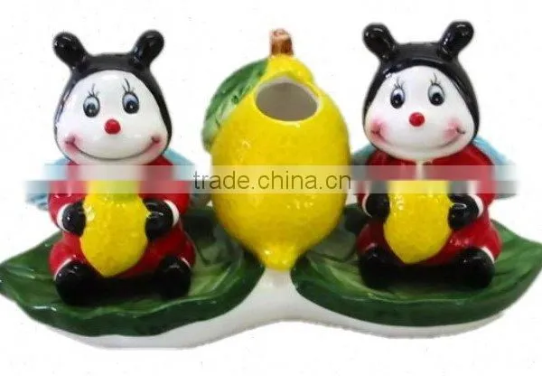 Ceramic Salt and Pepper Shaker photo-4