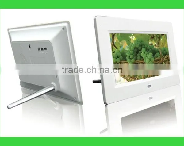 Built 7inch Digital Picture Frame With Shine Piano ABS Frame photo-2