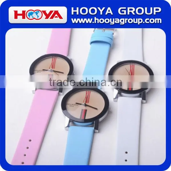 WQ13099 Fashionable Top Movement Watch Leather Strap Watch Various Colors Leather Wrist Watch photo-2