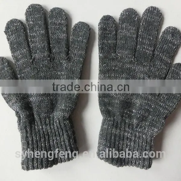 Factory Wholesale Three-piece Hat Scarf and Gloves photo-4