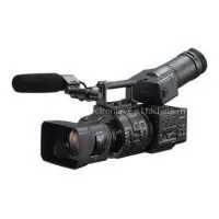 Sony NEX-FS700 RH 4K Sensor High Speed RAW NXCAM Super35 Camcorder With 18-200mm Power Zoom Lens, 8.3MP HD, 3.5\