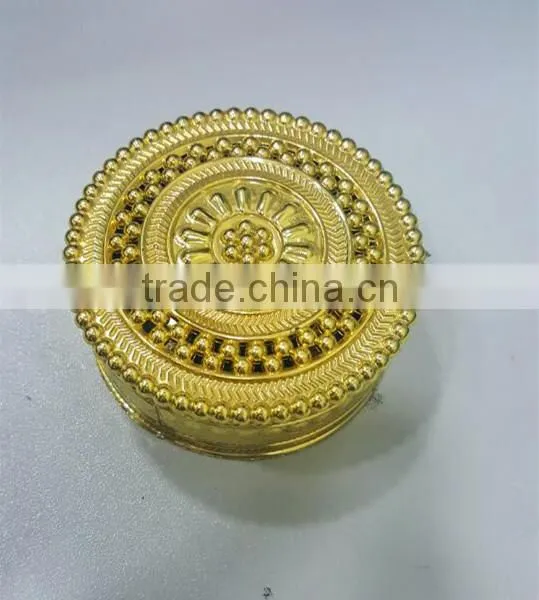 OEM and ODM Round Plastic Candy Packaging Gift Box for Wedding photo-3