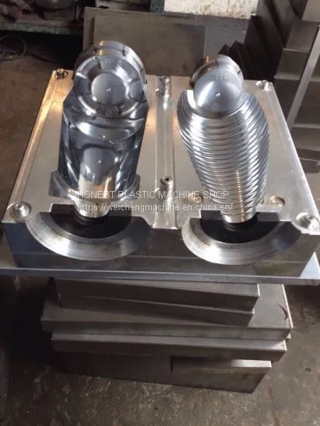Semi-automatic Pet Blowing Machine photo-5