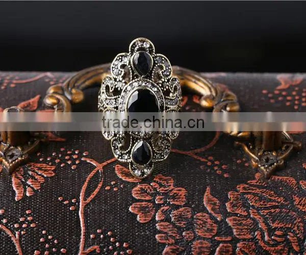 Classical Women Vintage Rhinestone Jewelry Ring photo-3