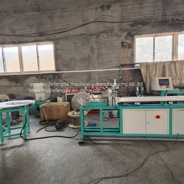 Automatic magnetic strip injecting production line for door seal