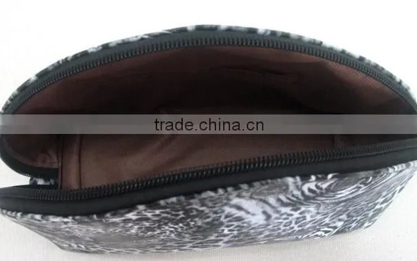 Wholesales Lastest Design of Half Moon Pvc Cosmetic Bags photo-5