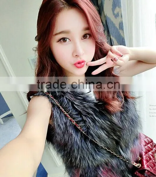 Wholesale Stylish Genuine Real Raccoon Fur Vest for Women photo-3