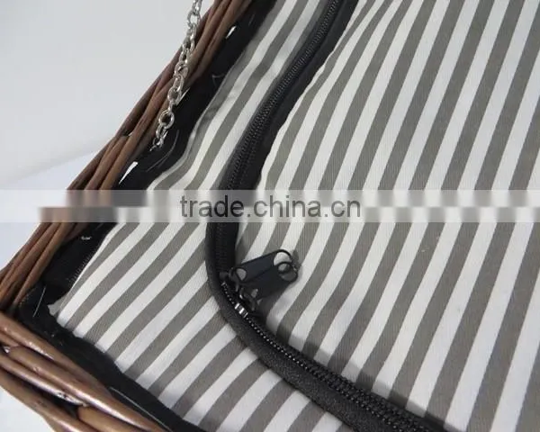 Wholesale Handwoven 4 Persons Wicker Picnic Basket Insulated photo-4