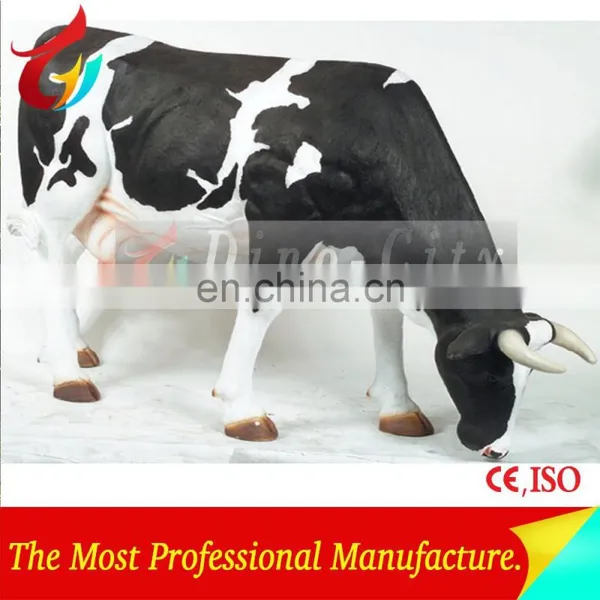 Attractive Outdoor Playground Fiberglass Cows Statue photo-2