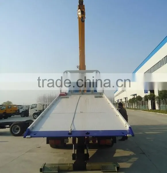 2015 Euro III or Euro IV Dongfeng 4x2 Tow Truck Wrecker With Crane in Peru photo-2