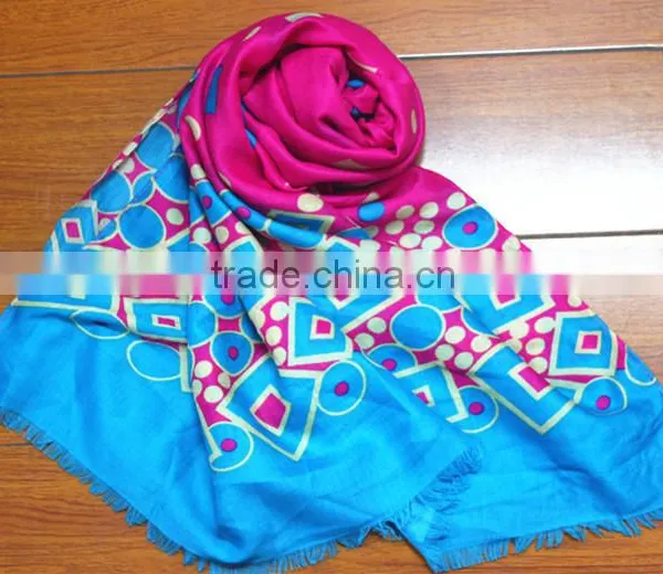 Fashionable Voile Polyester Flower Printed Long Scarf photo-2