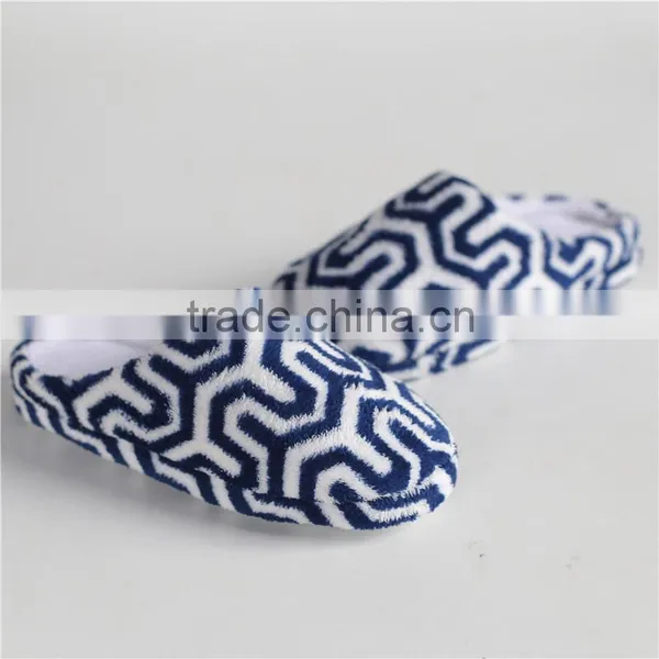 Lady Jacquard Weave Coral Fleece Indoor Slipper photo-5
