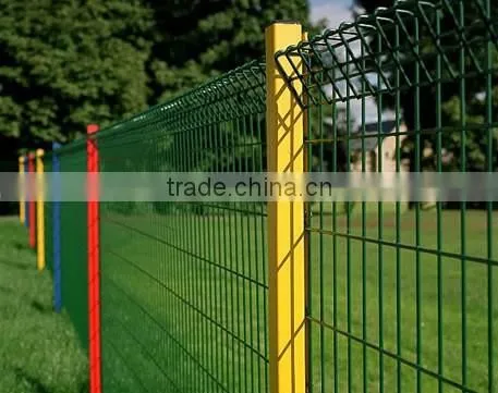 Hot Sale Colorful Powder Coating Welded Wire Mesh Fencing With Curves photo-5
