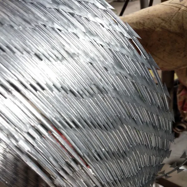 Galvanized Razor Wire With 3mm Blade Thickness for Perimeter Security