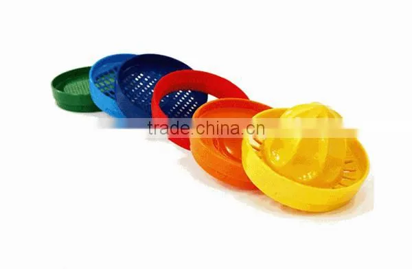 High Grade Eight and Kitchen Tools, Funnel, Measuring Cup, Juicer, Grinding Mud Machine, Mixer, Grater, Twisting the Canned photo-5