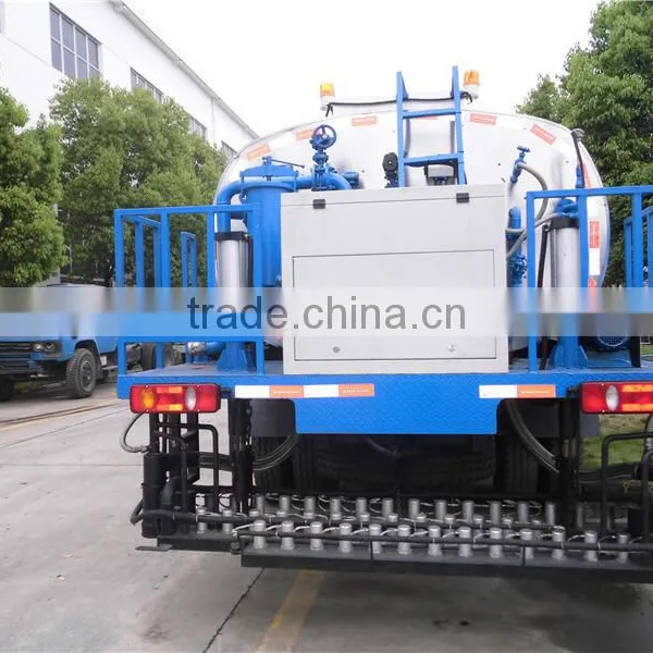Dongfeng 4X2 8000L Asphalt Distributor Truck photo-5