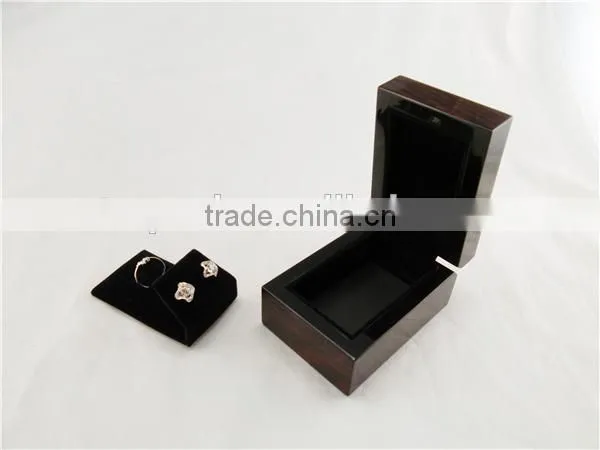 W1034ES Elegant Lacquer Earing Woonden Gift Packaging Box Velvet Lining photo-2