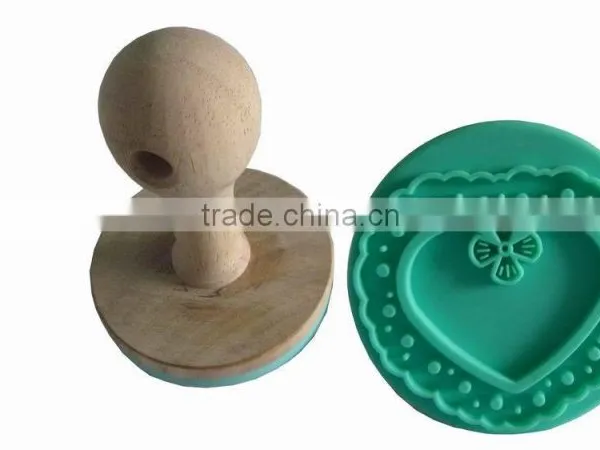 Love Shape Silicone Lace Cookie Stamp, Food Grade 7.5cm Silicone Biscuit Stamp photo-2