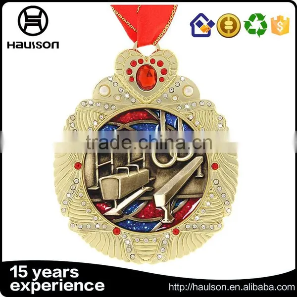 New Fashion Wholesale 3d Custom Stamping Rimmed Shiny Diamond Glittering Insert Iron Brass Zinc Alloy Gold Plated Sport Medal wi
