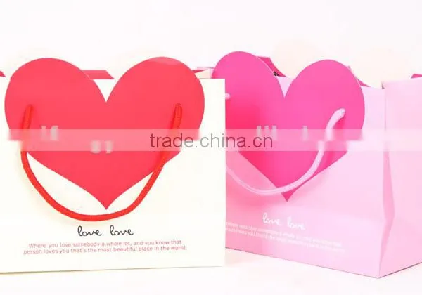 Creative Love Clothing Bags Wholesale Handbag White Paper Bag Gift Bag Custom Wedding Bag