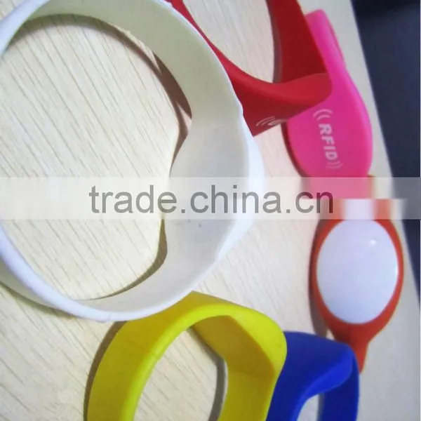HIGTH QUALITY UHF RFID Waterproof Silicone Wristband photo-6