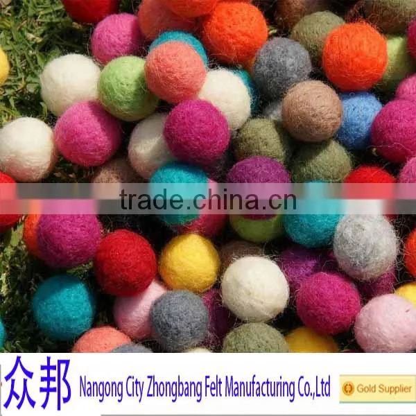Factory Direct 100% Wool Felt Balls Rug photo-5