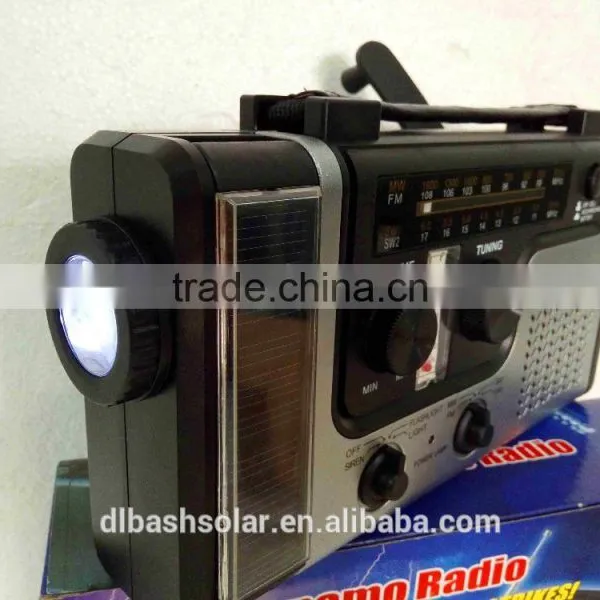 Mini Portable AM FM Radio With Dynamo Crank Power Torch photo-3