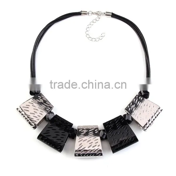 Vintage Square Alloy Pendant Simple Necklace Jewelry photo-3
