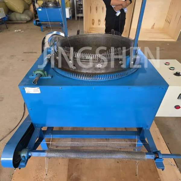 Filter screen knitting machine, wire mesh demister machine, wire mesh gas-liquid separator