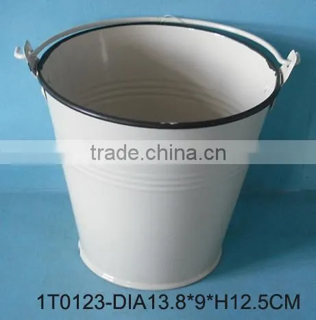 Crafts Tin Pails