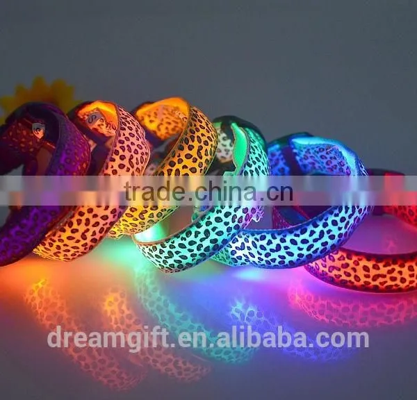 2015 High Quanlity LED Light Dog Collar Flashing Pet Collar With Leopard Print photo-2