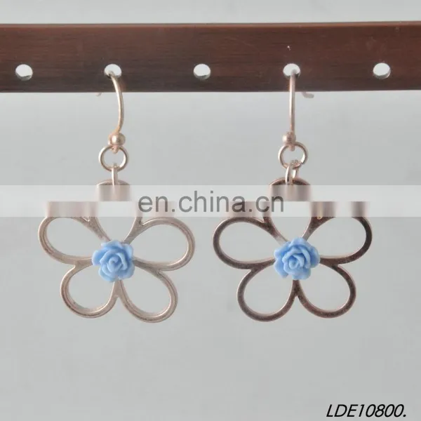 Fashionable and Simple Hollow Flower and Acrylic Flower Drop Earring photo-2