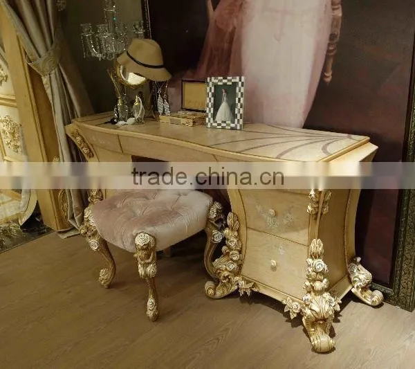 Italian Luxury Bedroom Furniture Set High Back Bed With Hand Carving photo-4