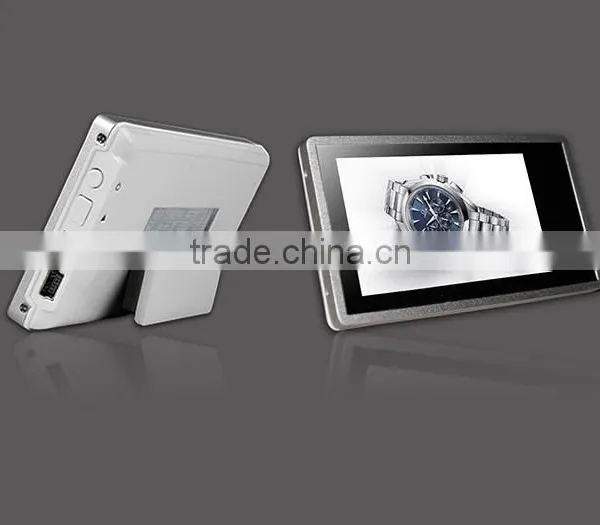 Multi-functional Wearable Video Name Tag Vid Badge TFT Screen Lithium Battery 9-11hrs Continuously Display Video & Photo Display