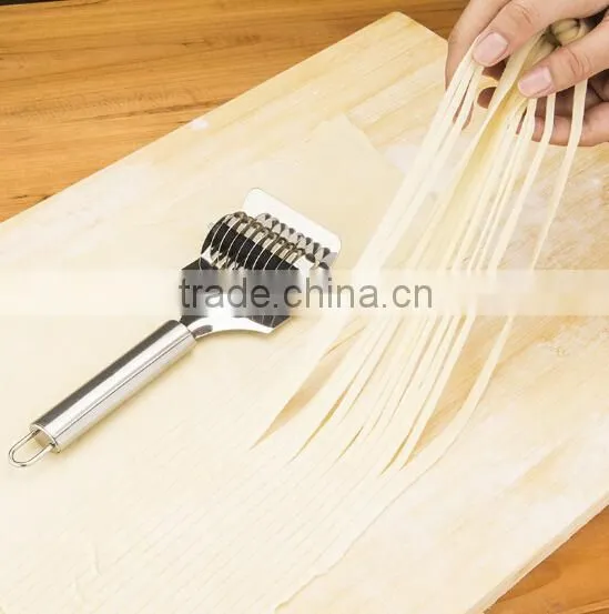 New Arrivel Hand Noodle Slicer / Noodle Cutter Tool / Pasta Cutter Tool photo-3