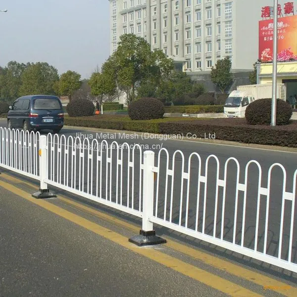 Manufacturers Customize U-shaped Road Guardrails and Road Protective Barriers photo-4