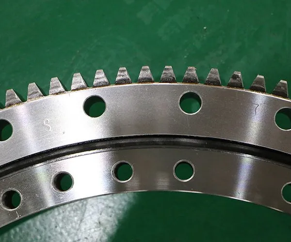 Easy Installation Outer Gear Slewing Bearing for Jet 35 photo-3