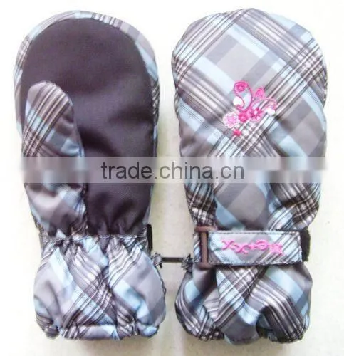 Hot Sell Kid's Winter Ski Mitten and Gloves With Windproof