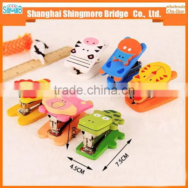 China Supplier Hot Sales Good Quality Cute Carton Wooden Stapler for Student photo-2